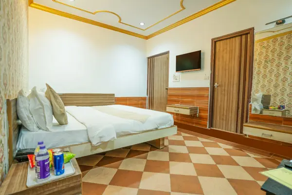 standard-room-in-budget-hotel-jaisalmer