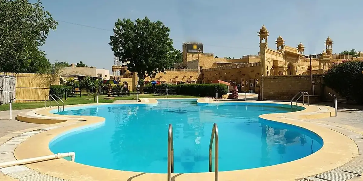 swimming-pool-hotel-in-jaisalmer